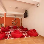 بيت شباب Hi - De Juventude